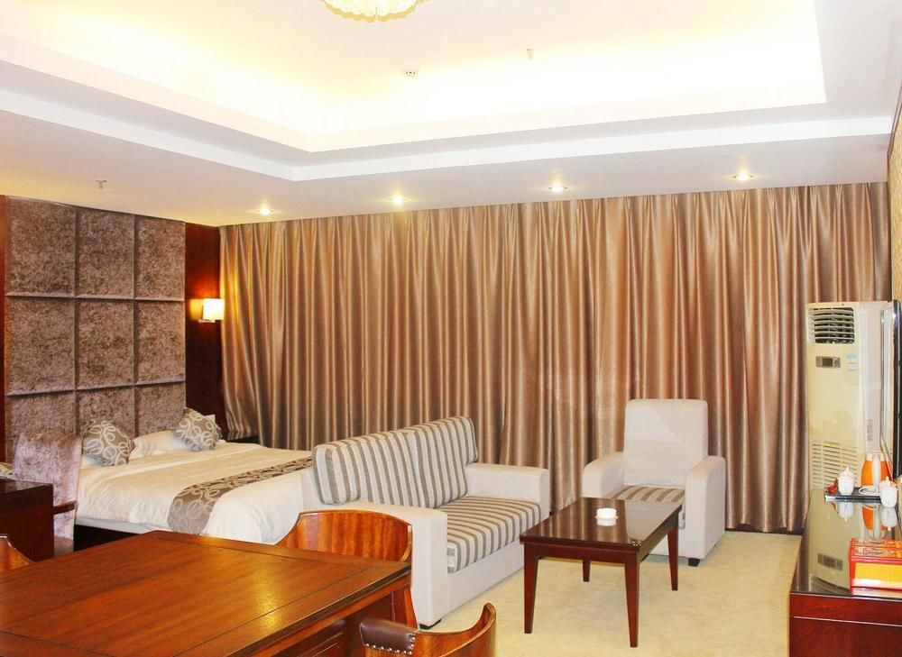 Chengdu Ronghome Hotel מראה חיצוני תמונה