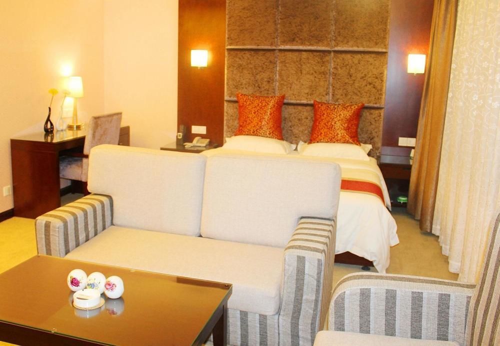 Chengdu Ronghome Hotel מראה חיצוני תמונה