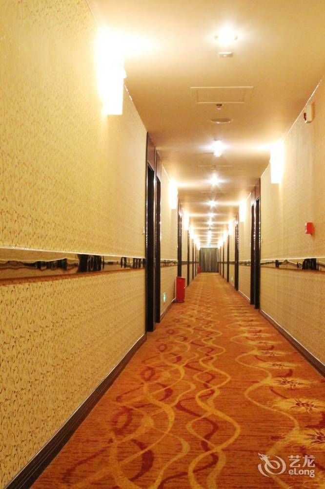 Chengdu Ronghome Hotel מראה חיצוני תמונה