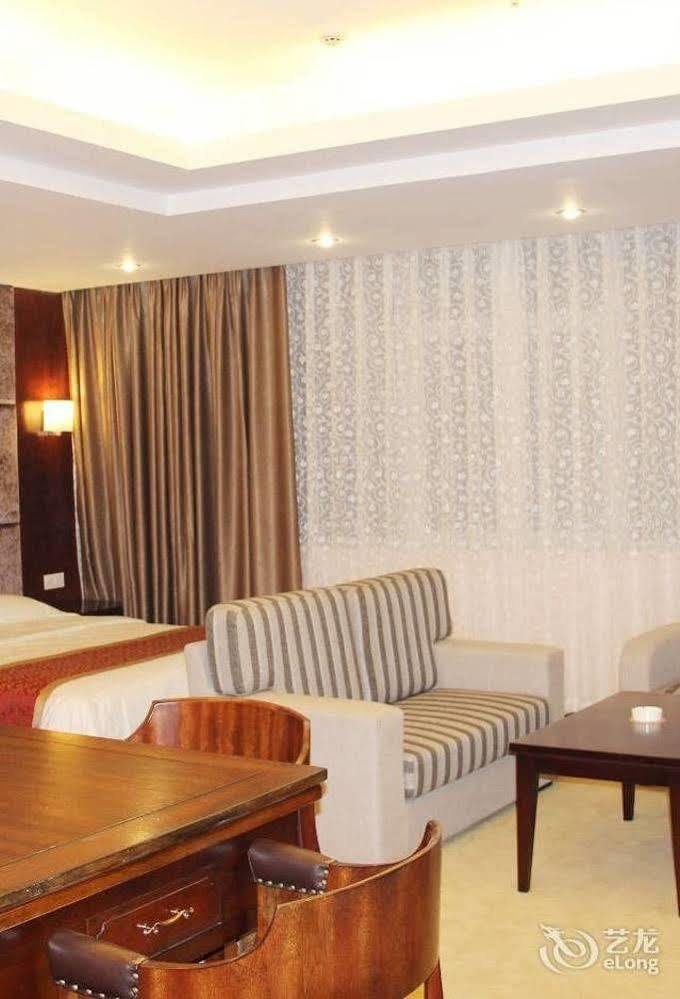Chengdu Ronghome Hotel מראה חיצוני תמונה