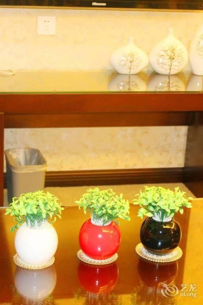 Chengdu Ronghome Hotel מראה חיצוני תמונה