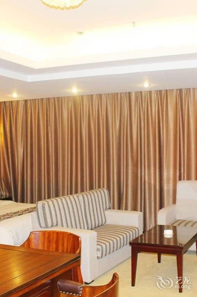 Chengdu Ronghome Hotel מראה חיצוני תמונה